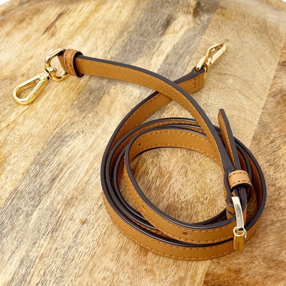 Michael Kors Handbags - NWOT Michael Kors Crossbody Strap